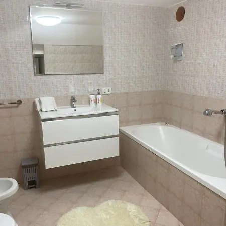 Lucia A Mare 3* Naples